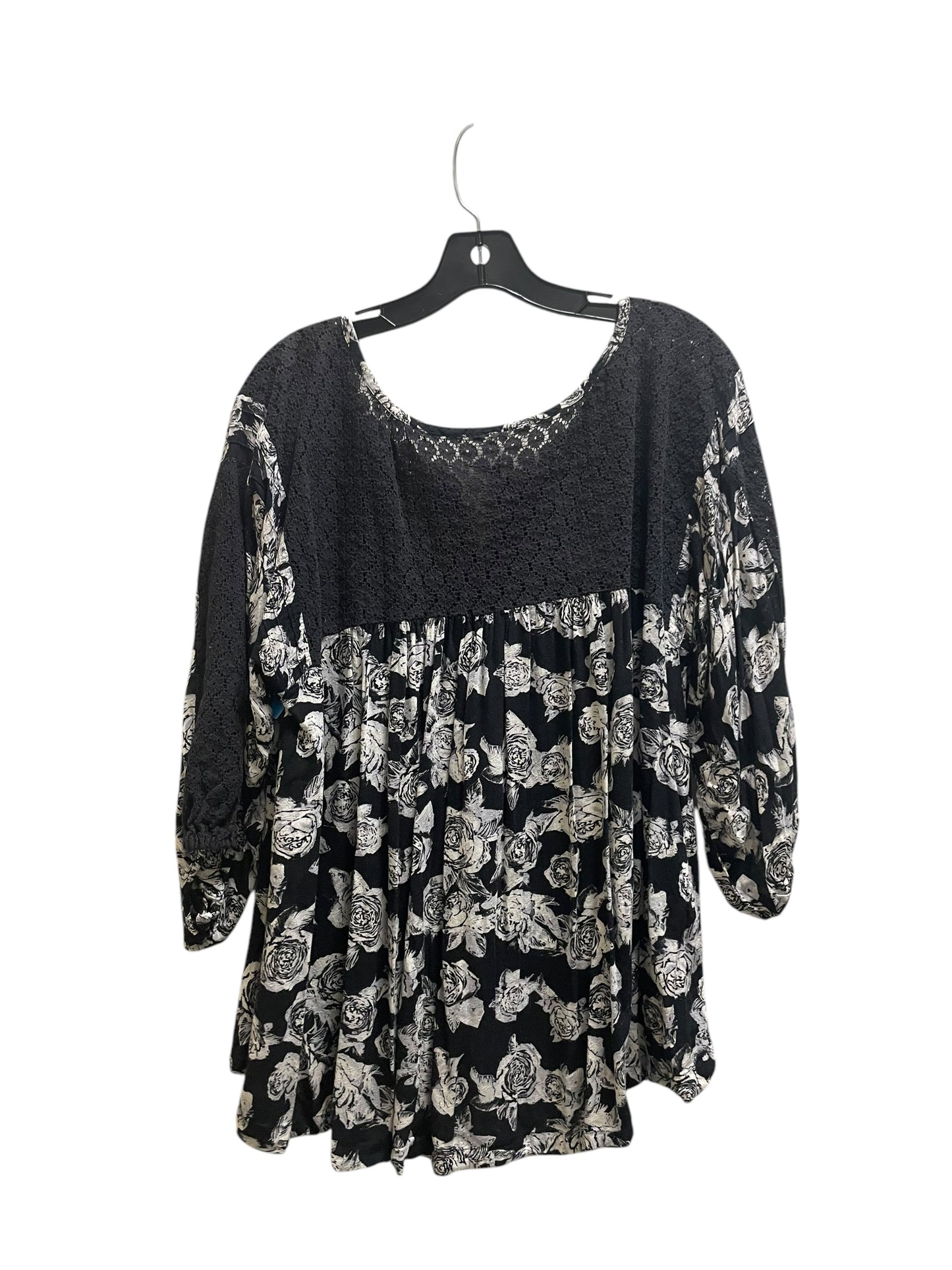 Top Short Sleeve By Free People In Black, Size: M