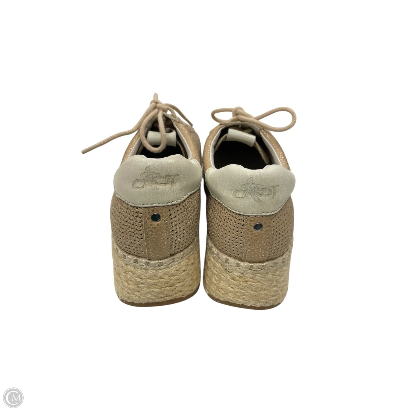 Shoes Sneakers By Clothes Mentor In Tan, Size: 8.5