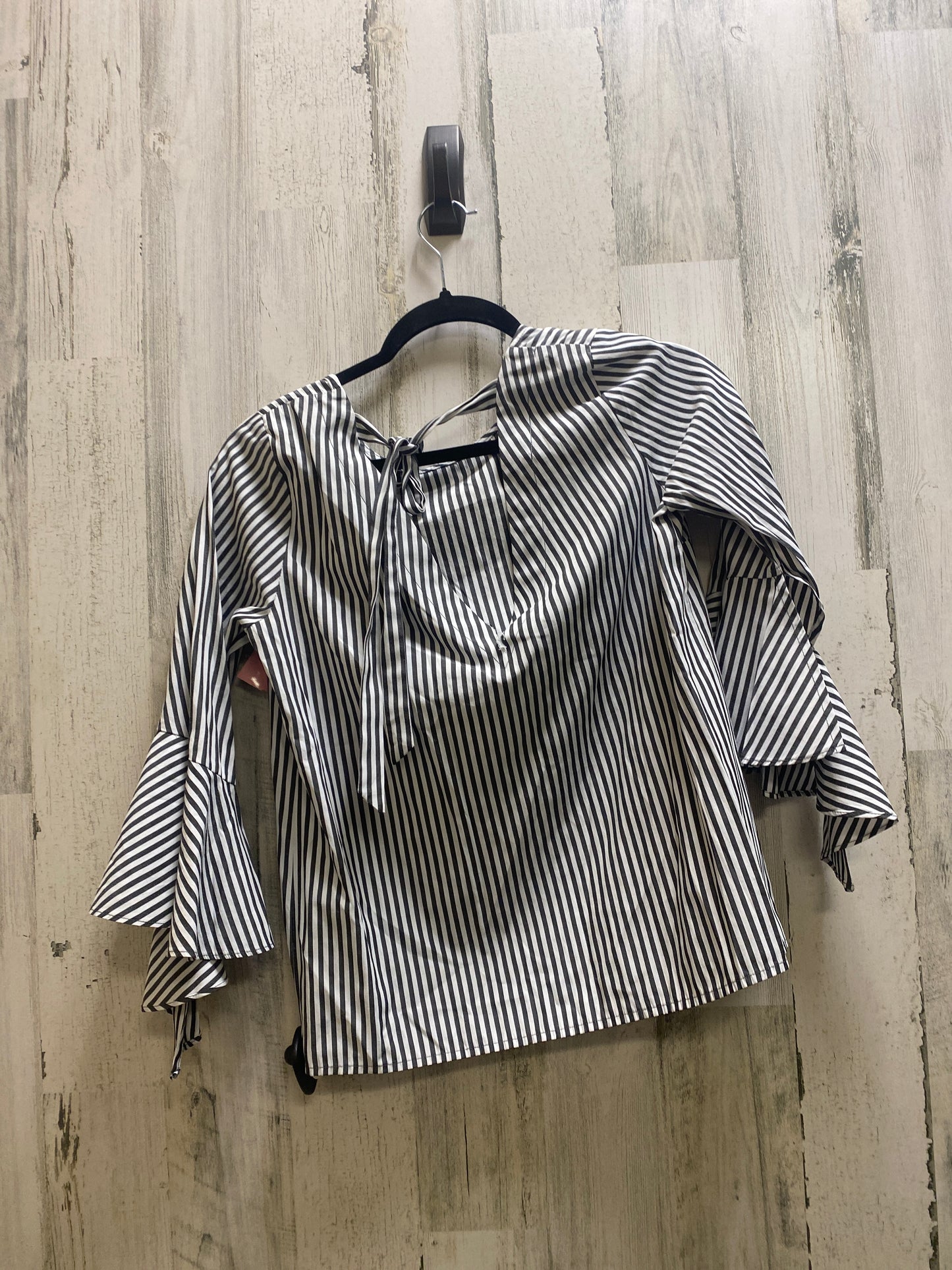 Top Short Sleeve By A Byer Size: S