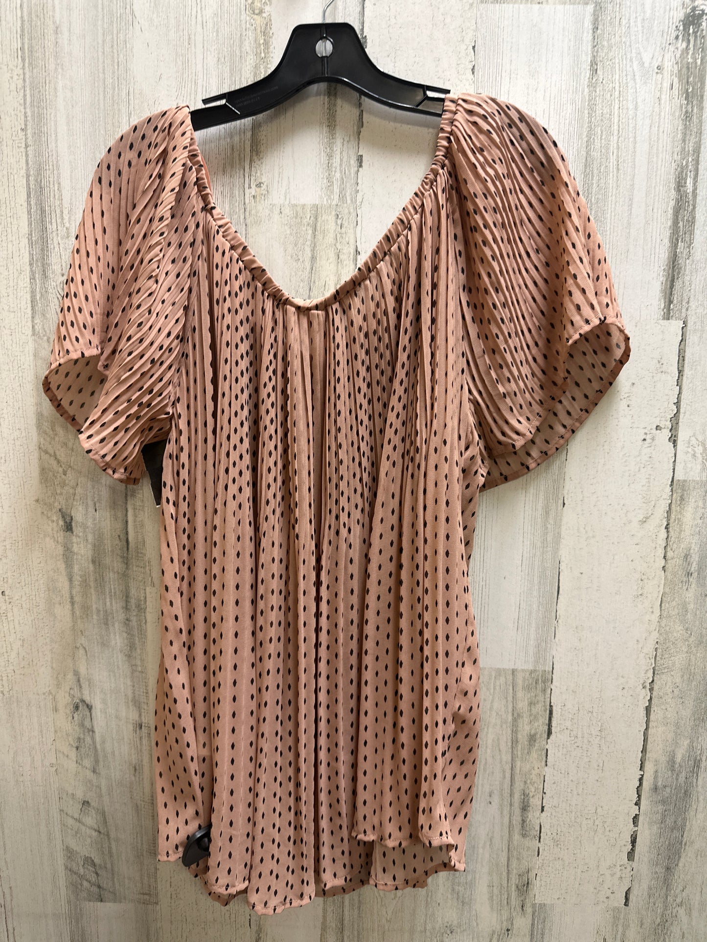 Polkadot Pattern Top Short Sleeve She + Sky, Size 2x