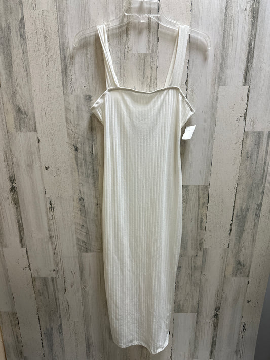 White Dress Party Long Clothes Mentor, Size M