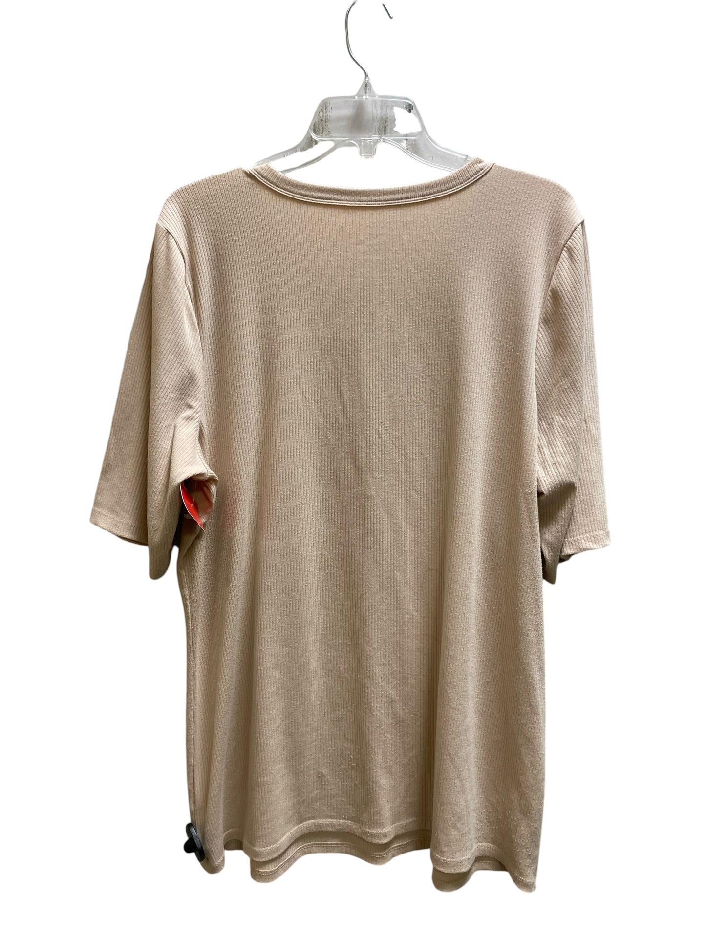 Top Short Sleeve By Torrid In Cream, Size: 3x