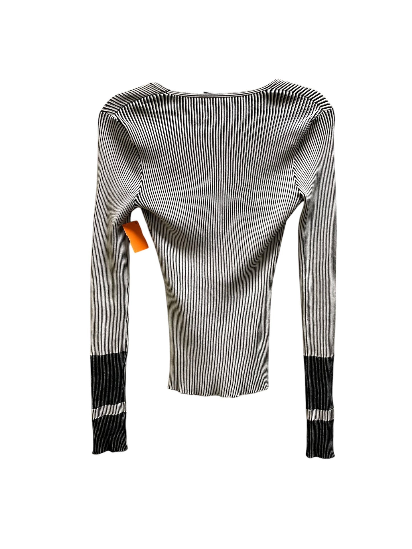 Top Long Sleeve By Theory In Grey, Size: S