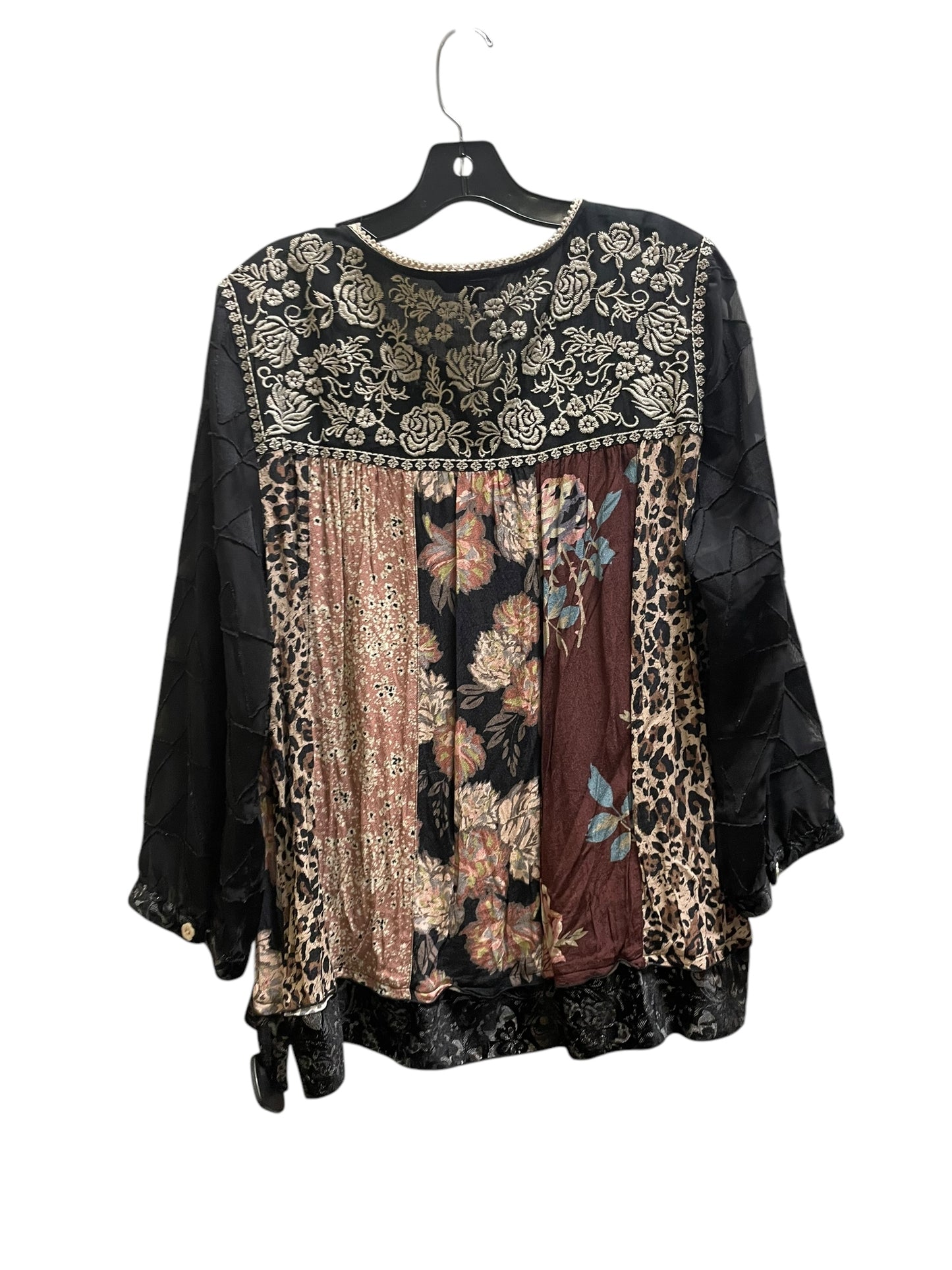 Top Long Sleeve By John Mark In Black, Size: Xl