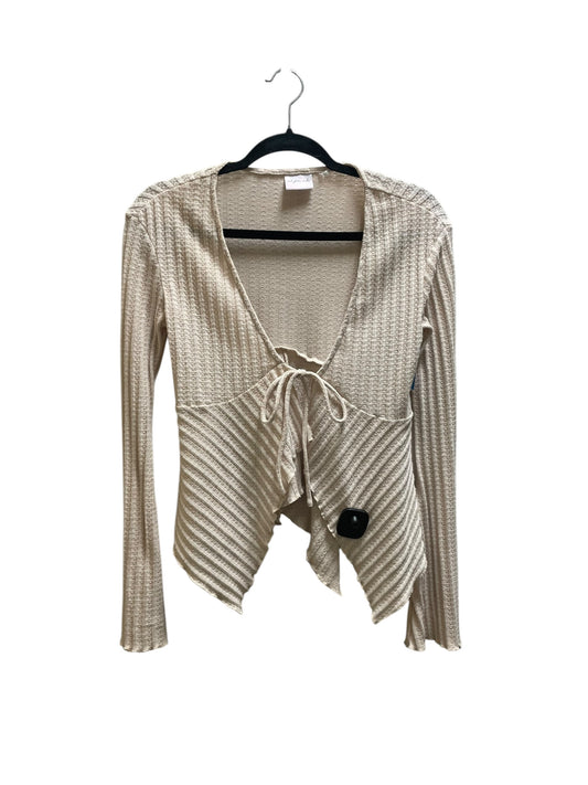 Top Long Sleeve By Clothes Mentor In Cream, Size: Xs