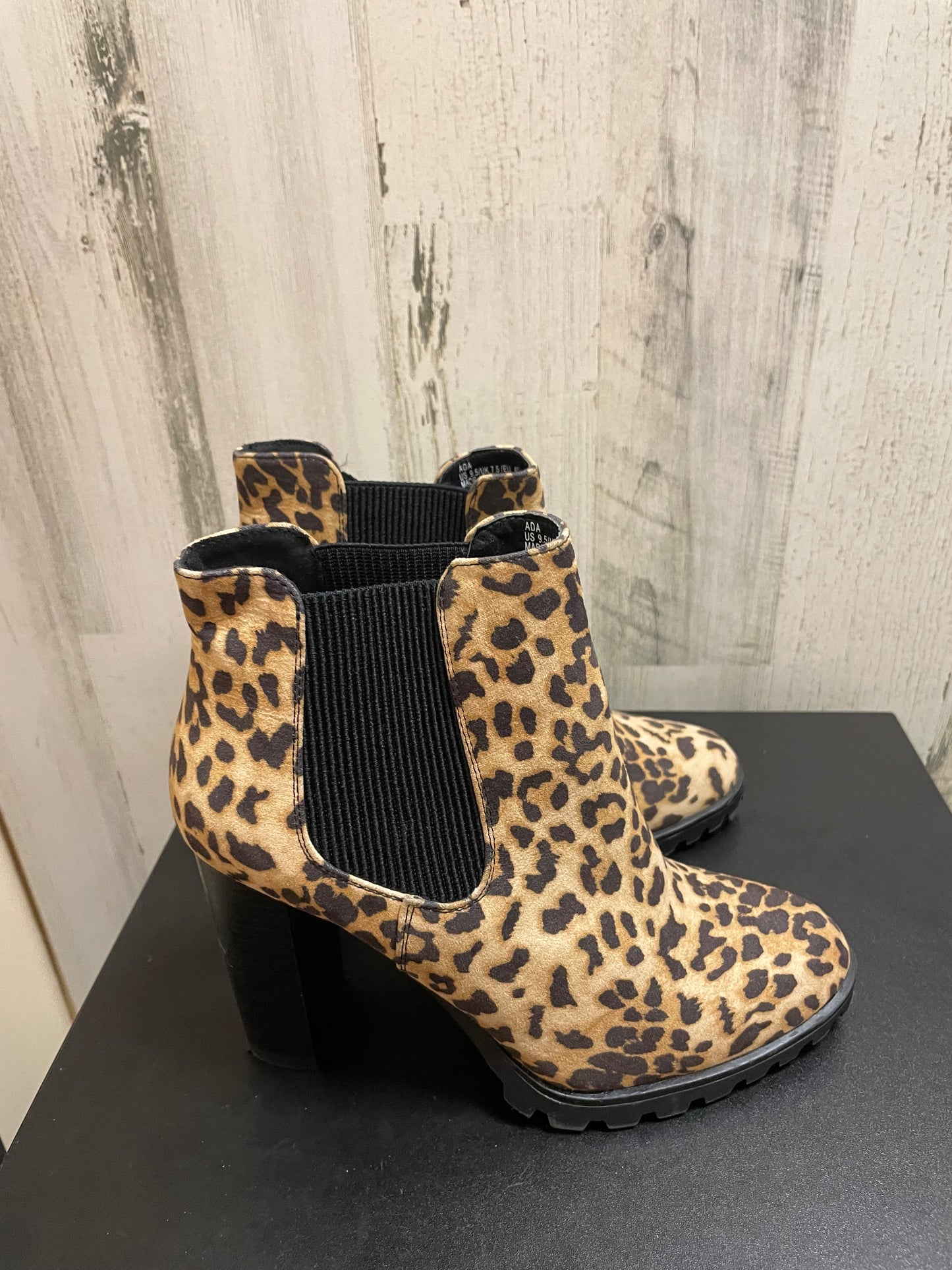 Boots Ankle Heels By Shoedazzle In Animal Print, Size: 9.5