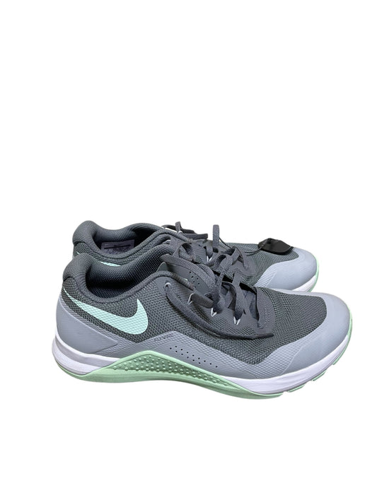 Shoes Athletic By Nike In Grey, Size: 9