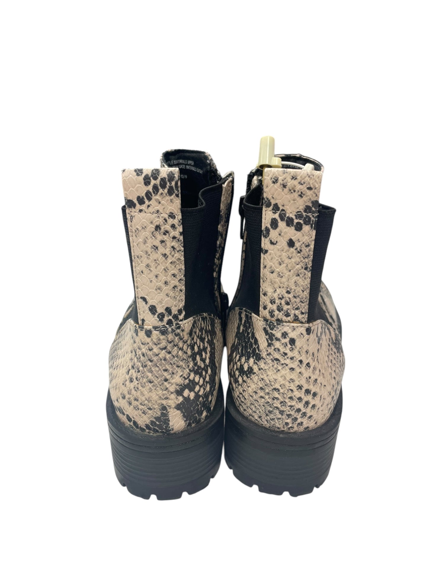 Boots Combat By Universal Thread In Animal Print, Size: 9