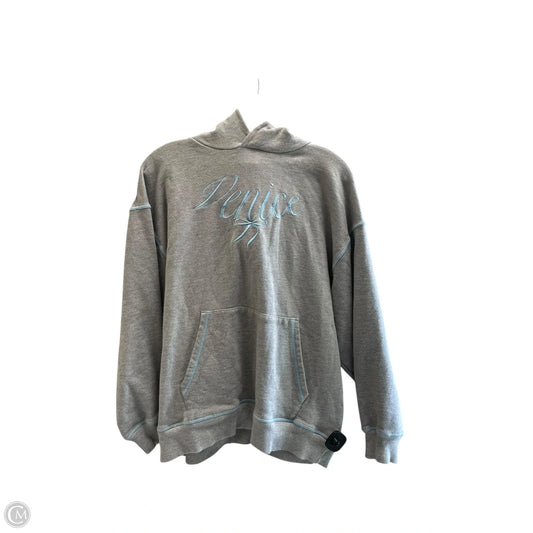 Sweatshirt Hoodie By Clothes Mentor In Grey, Size: M