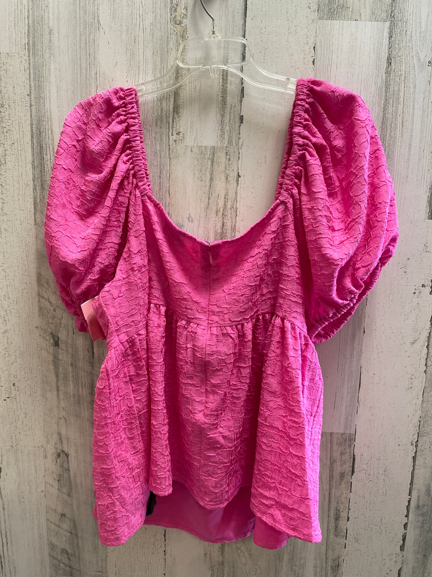 Top Short Sleeve By Clothes Mentor In Pink, Size: Xl