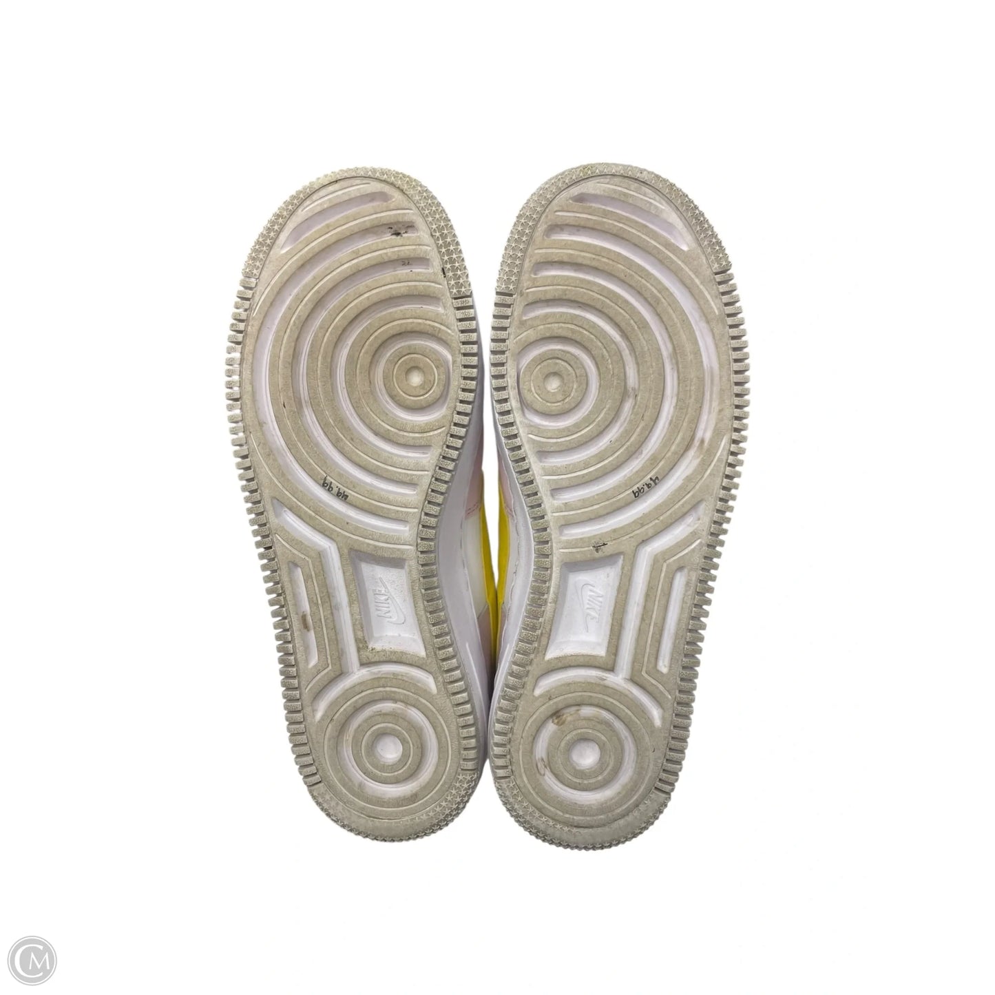 Shoes Sneakers By Nike In White, Size: 9