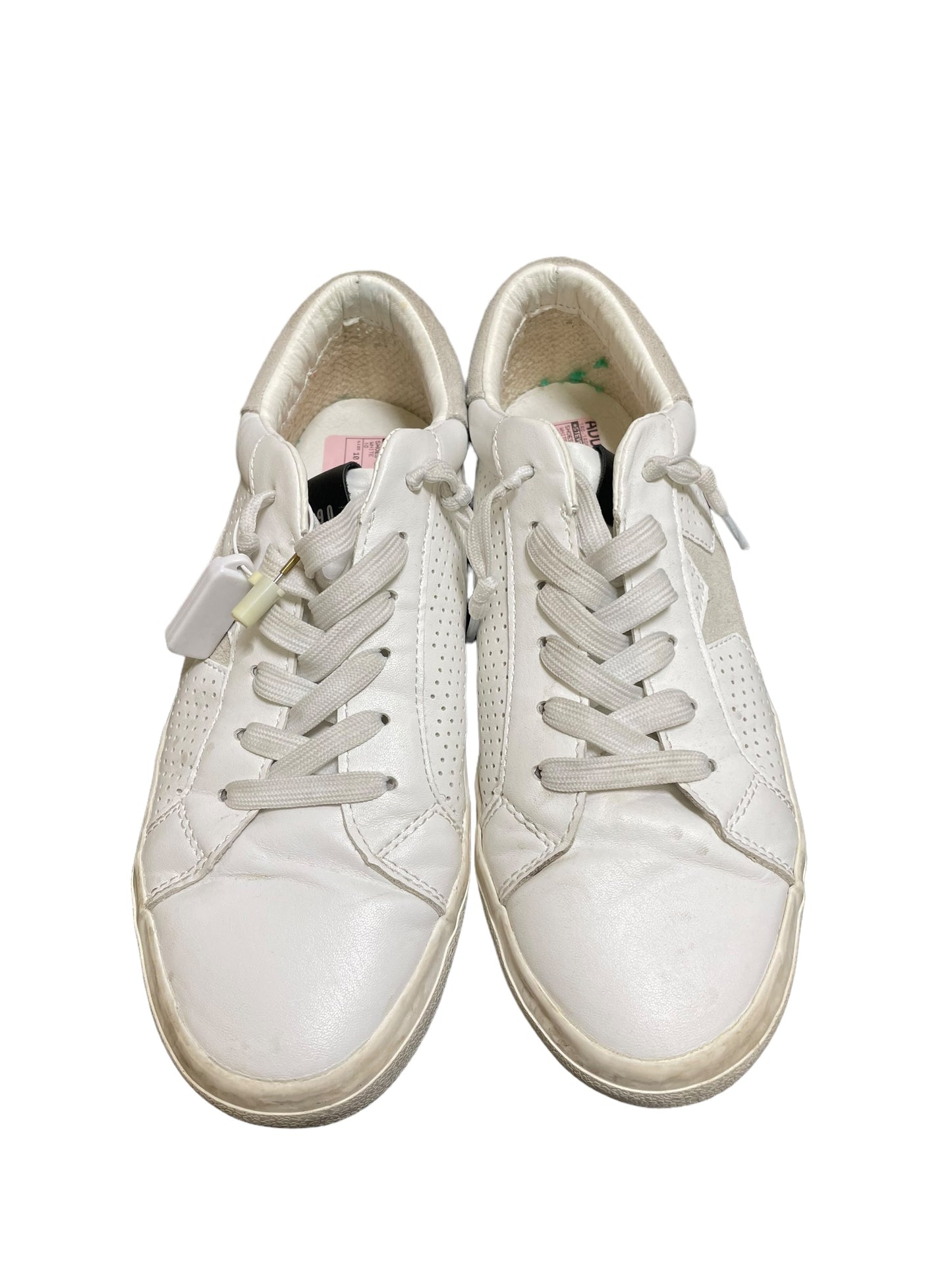 Shoes Sneakers By Steve Madden In White, Size: 10