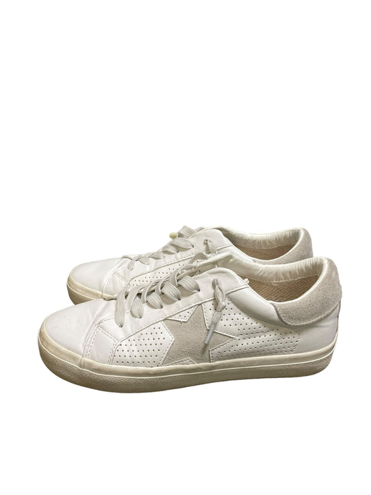 Shoes Sneakers By Steve Madden In White, Size: 10