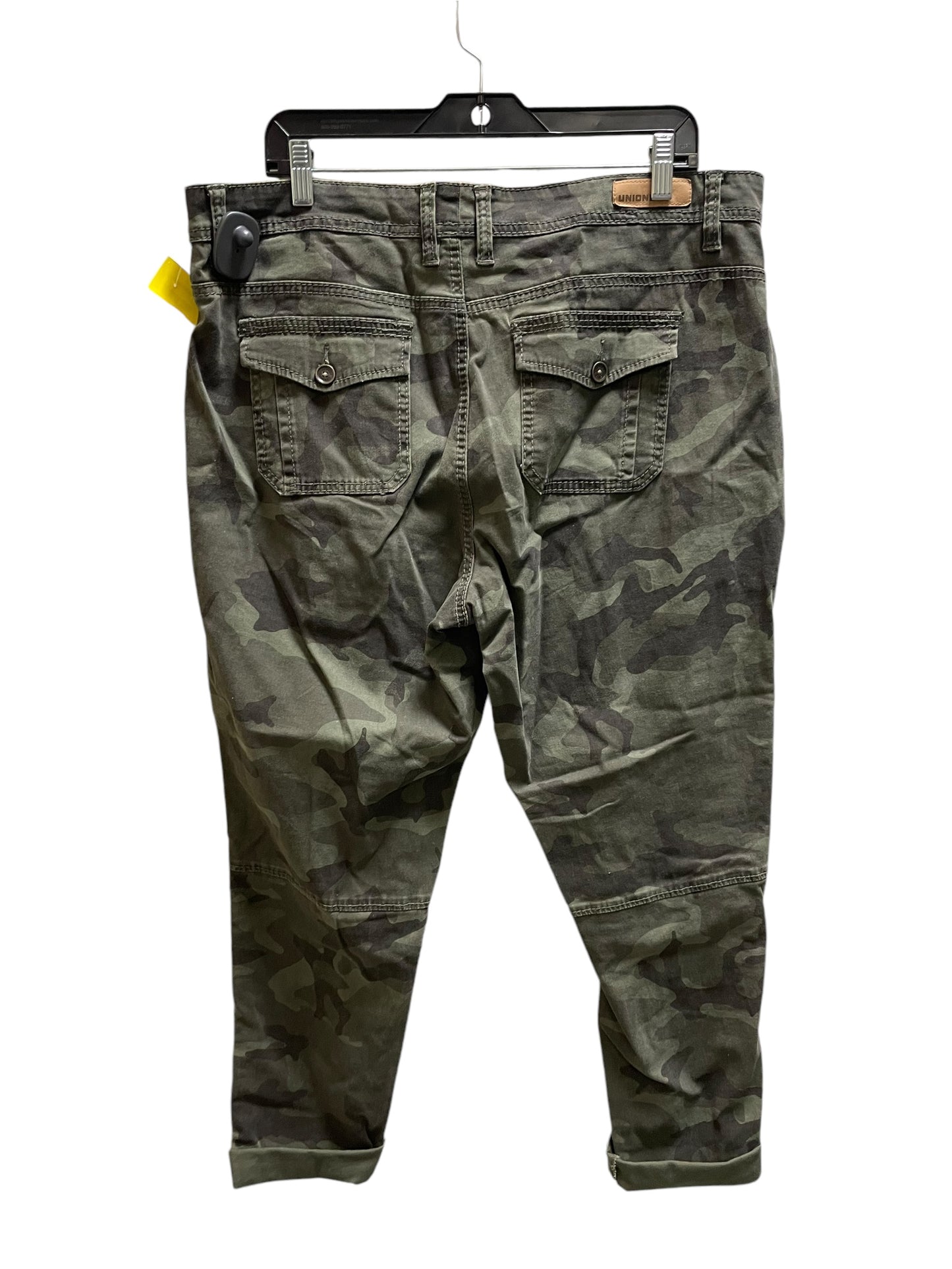 Pants Cargo & Utility By Union Bay In Camouflage Print, Size: 16