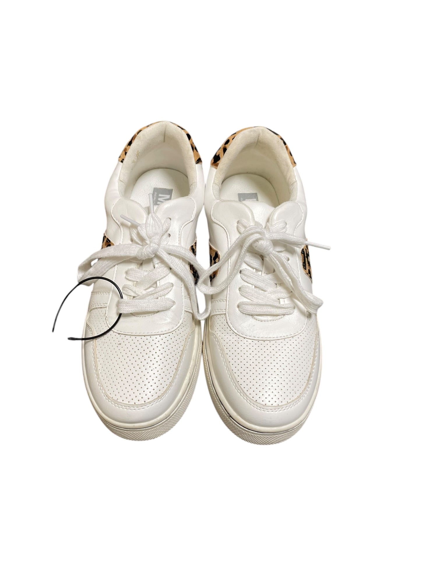 Shoes Sneakers By Mia In White, Size: 7.5