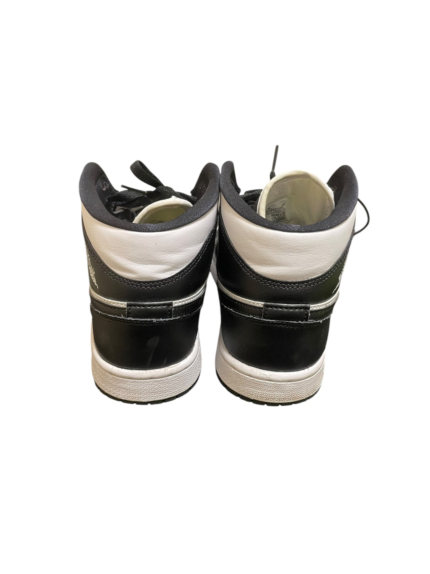 Shoes Sneakers By Jordan In Black, Size: 7