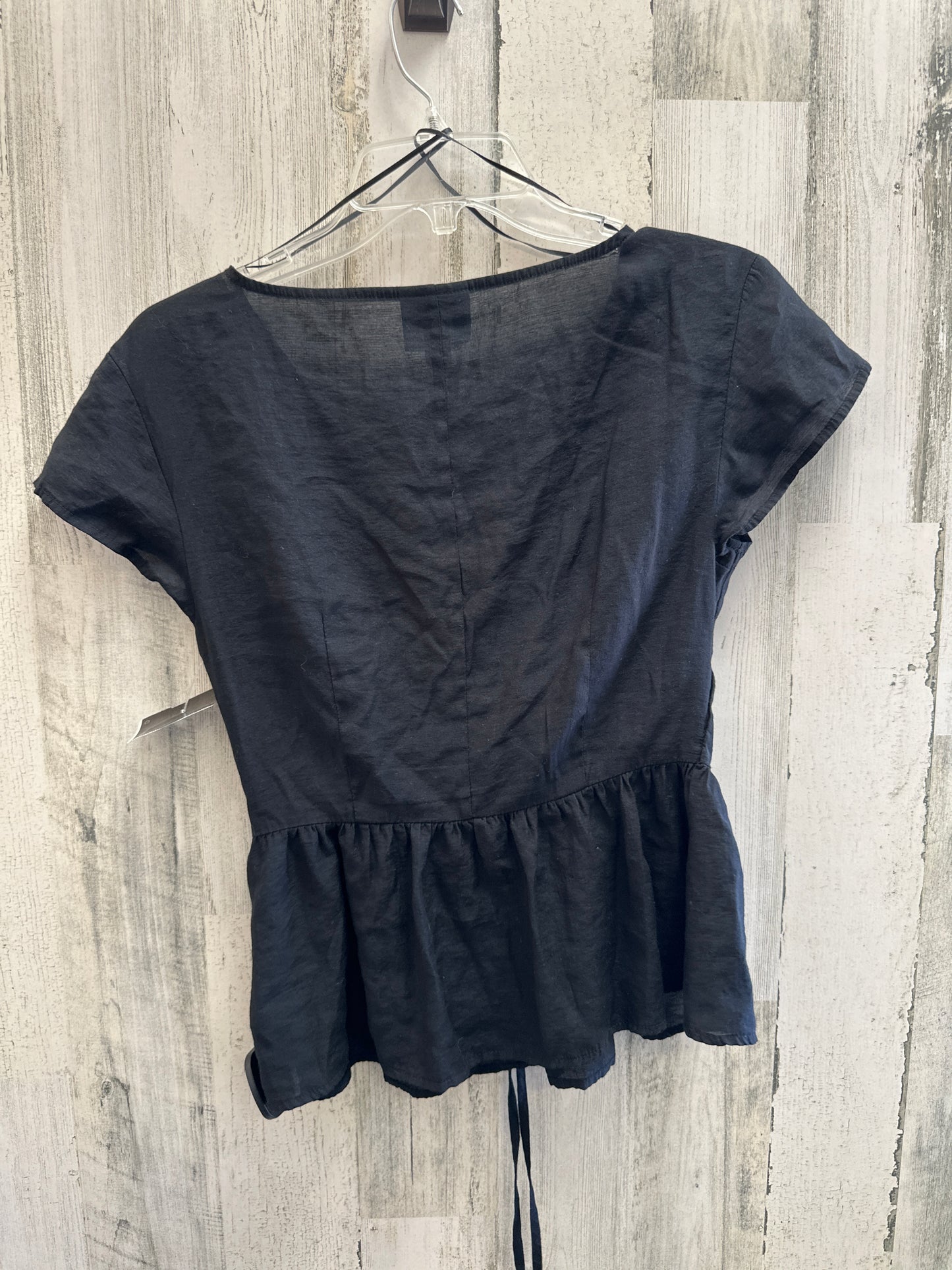 Black Top Short Sleeve Clothes Mentor, Size Xs