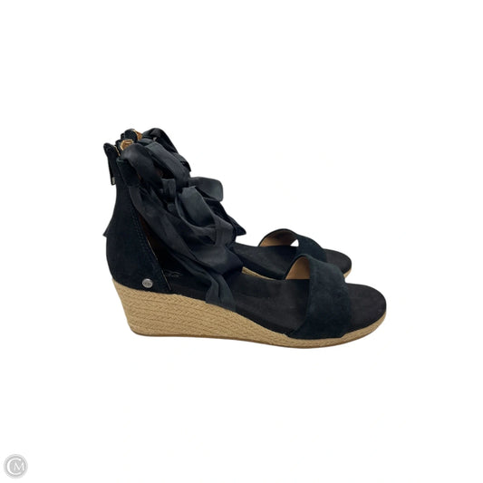 Shoes Designer By Ugg In Black, Size: 8.5
