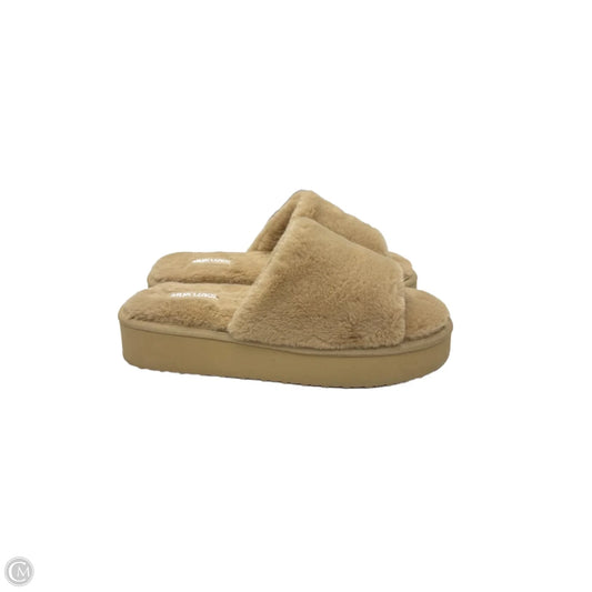Shoes Flats By Muk Luks In Tan, Size: 7