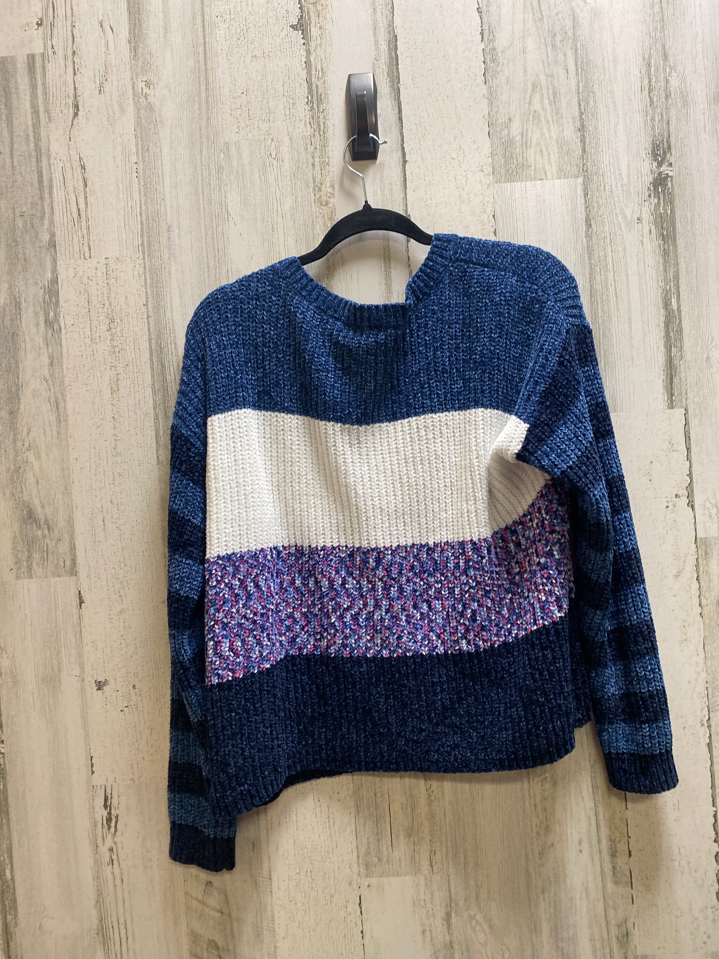 Sweater By Clothes Mentor  Size: L